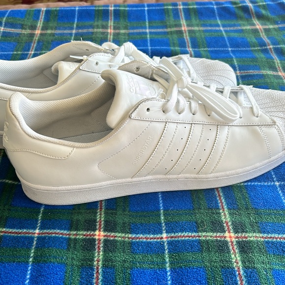 SIZE 19 - NWOT Men’s Adidas Superstar court shoe - Picture 6 of 6